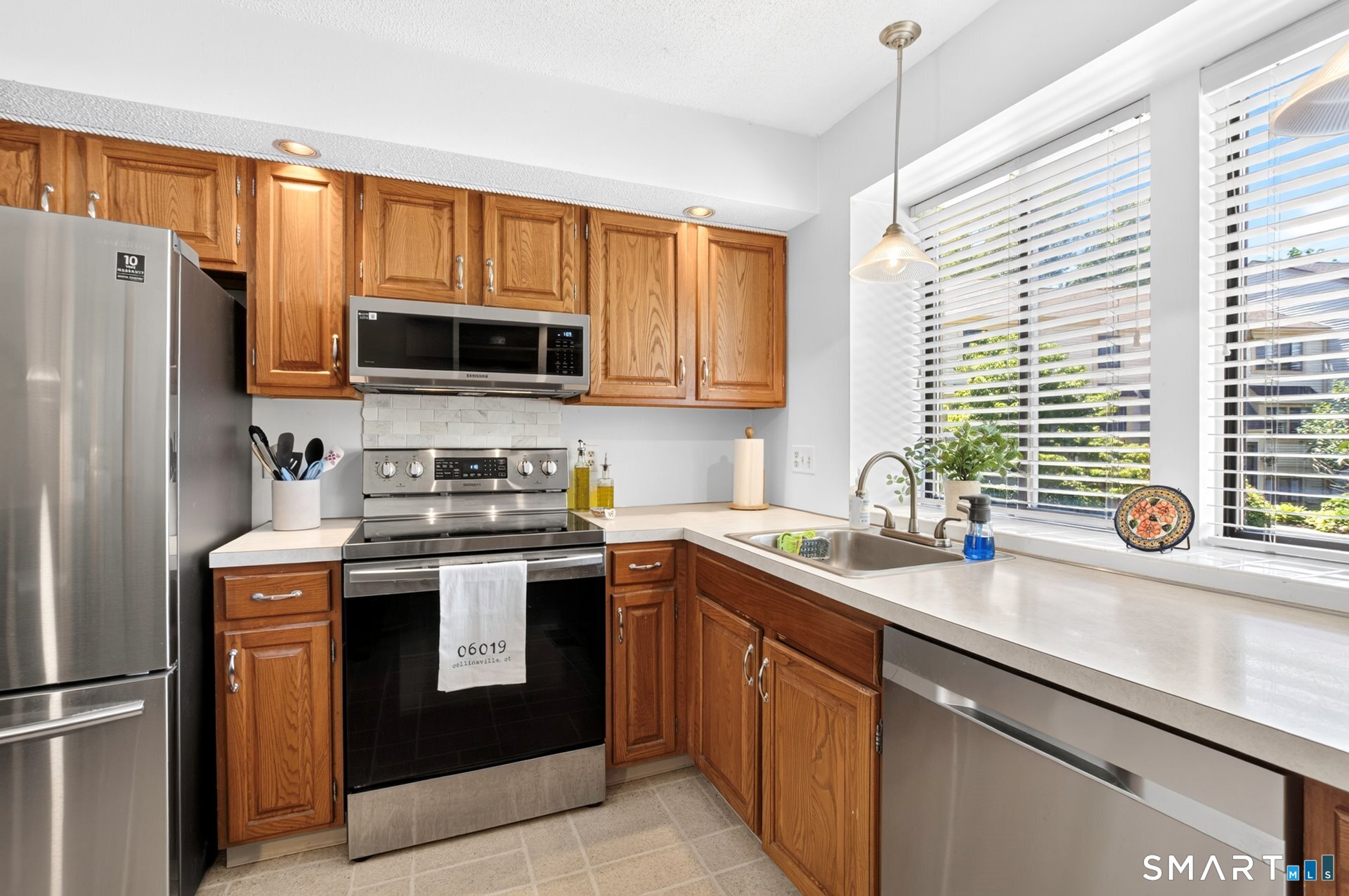 19 Wickhams Fancy Canton CT 06019