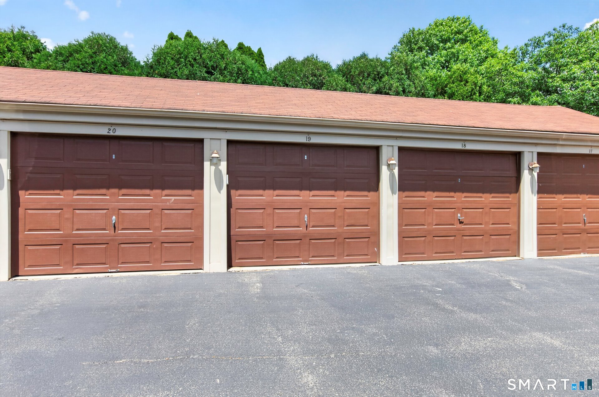 19 Wickhams Fancy Canton CT 06019