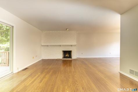 222 Deer Run Shelton CT 06484