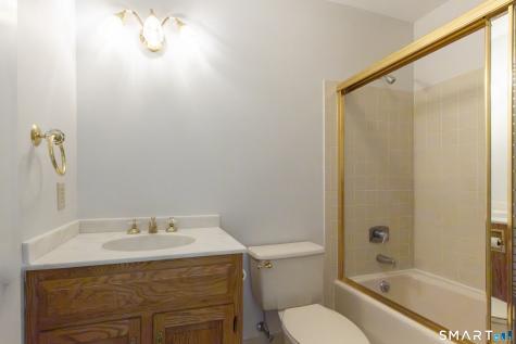222 Deer Run Shelton CT 06484