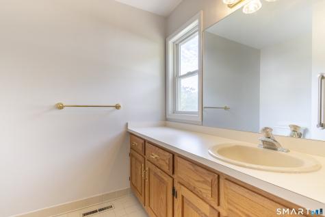 222 Deer Run Shelton CT 06484