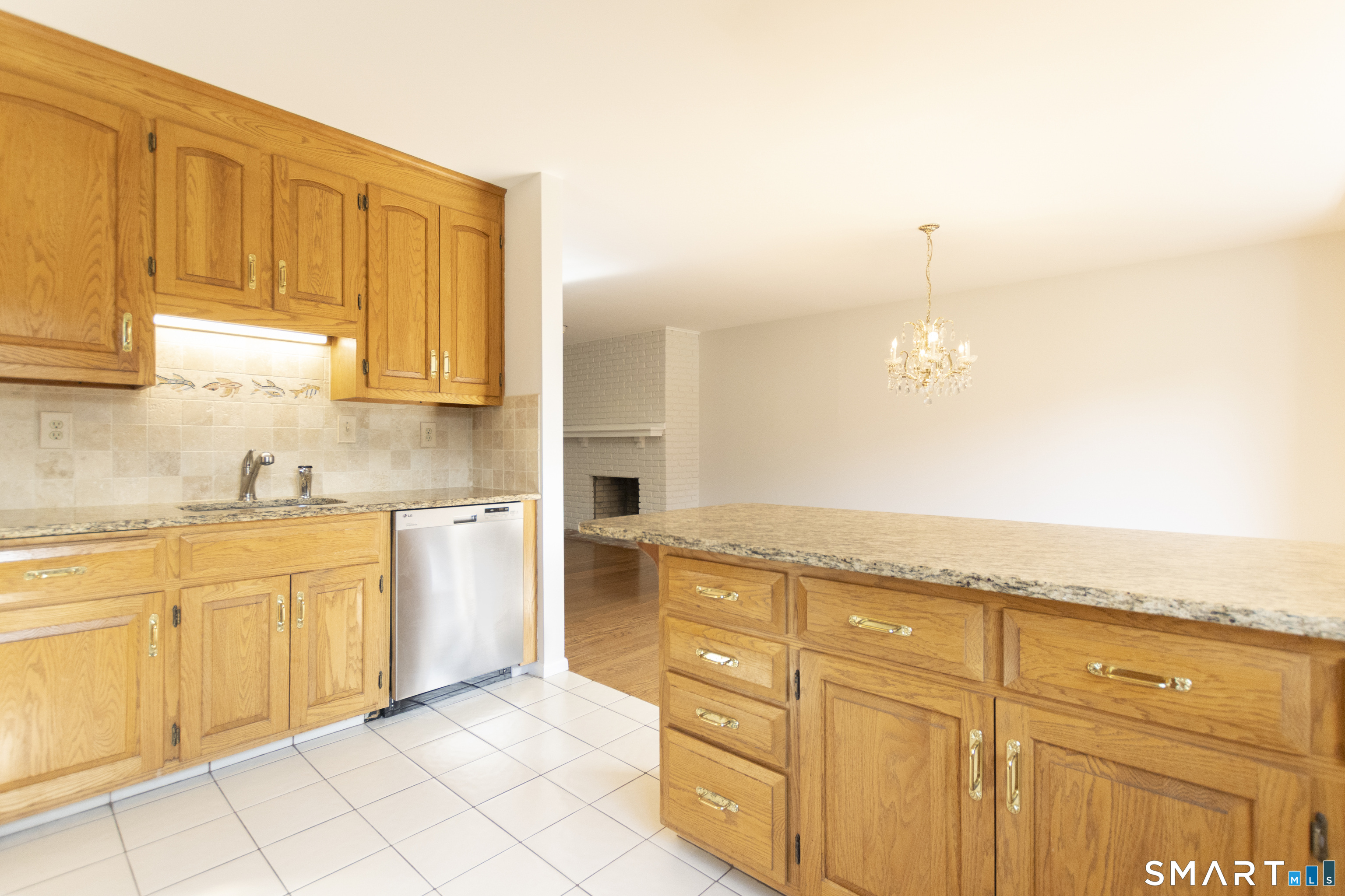 222 Deer Run Shelton CT 06484