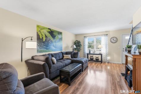 16 Vintner Place Enfield CT 06082