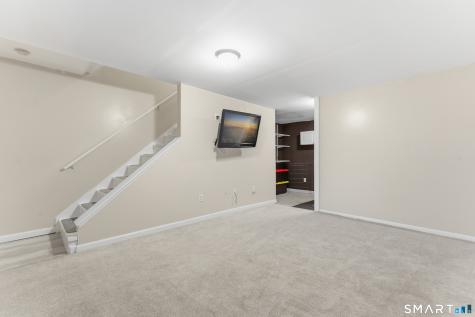 16 Vintner Place Enfield CT 06082
