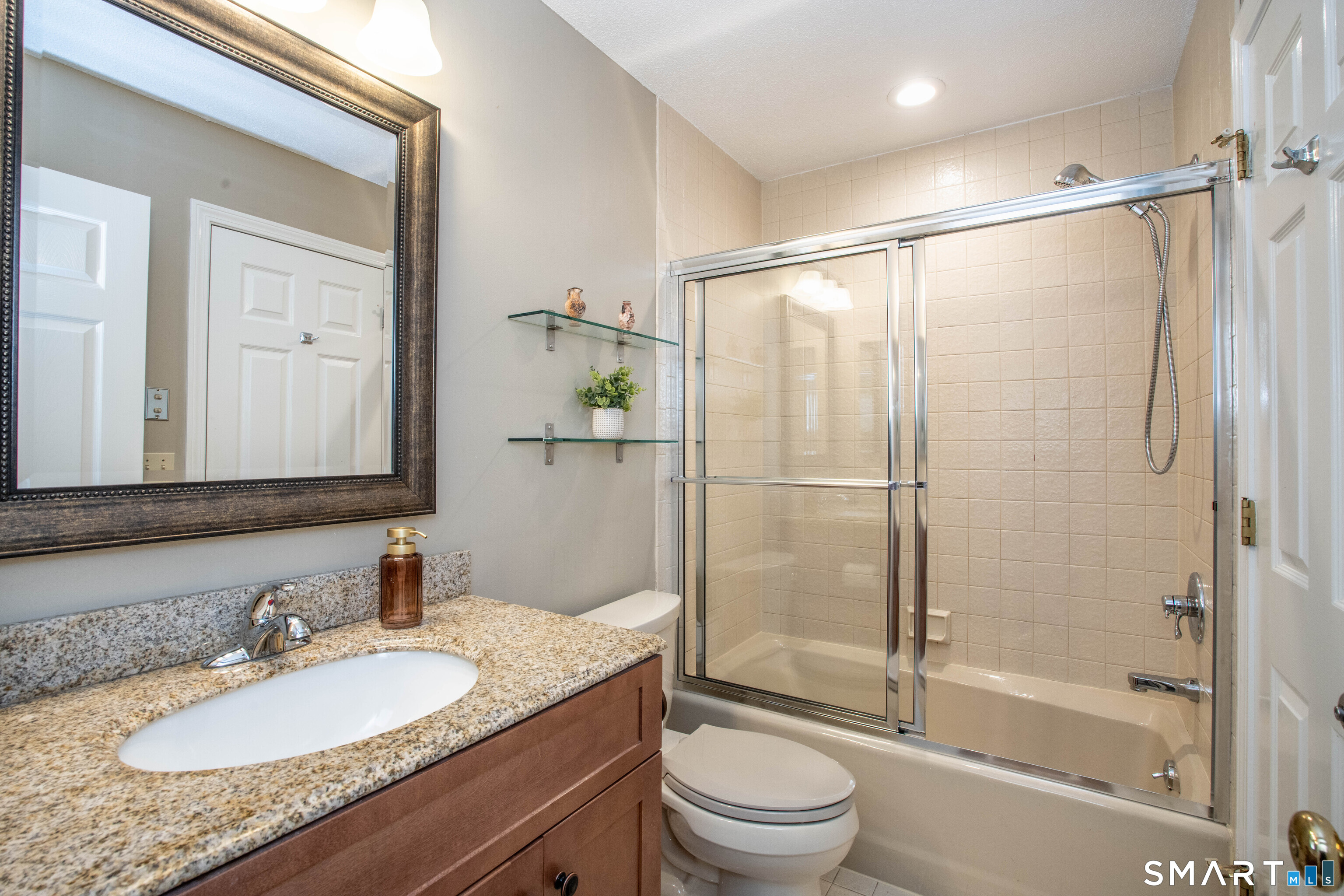 20 Wyndcliffe Park Bloomfield CT 06002