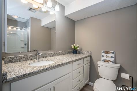 20 Wyndcliffe Park Bloomfield CT 06002