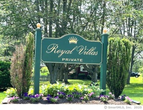 305 Hampton Court Newington CT 06111