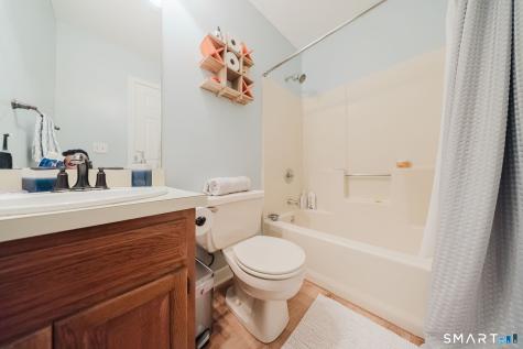20 Elm Meadows Enfield CT 06082