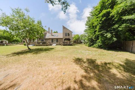 20 Elm Meadows Enfield CT 06082