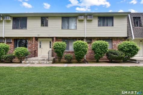 827 Blackstone Village Meriden CT 06450