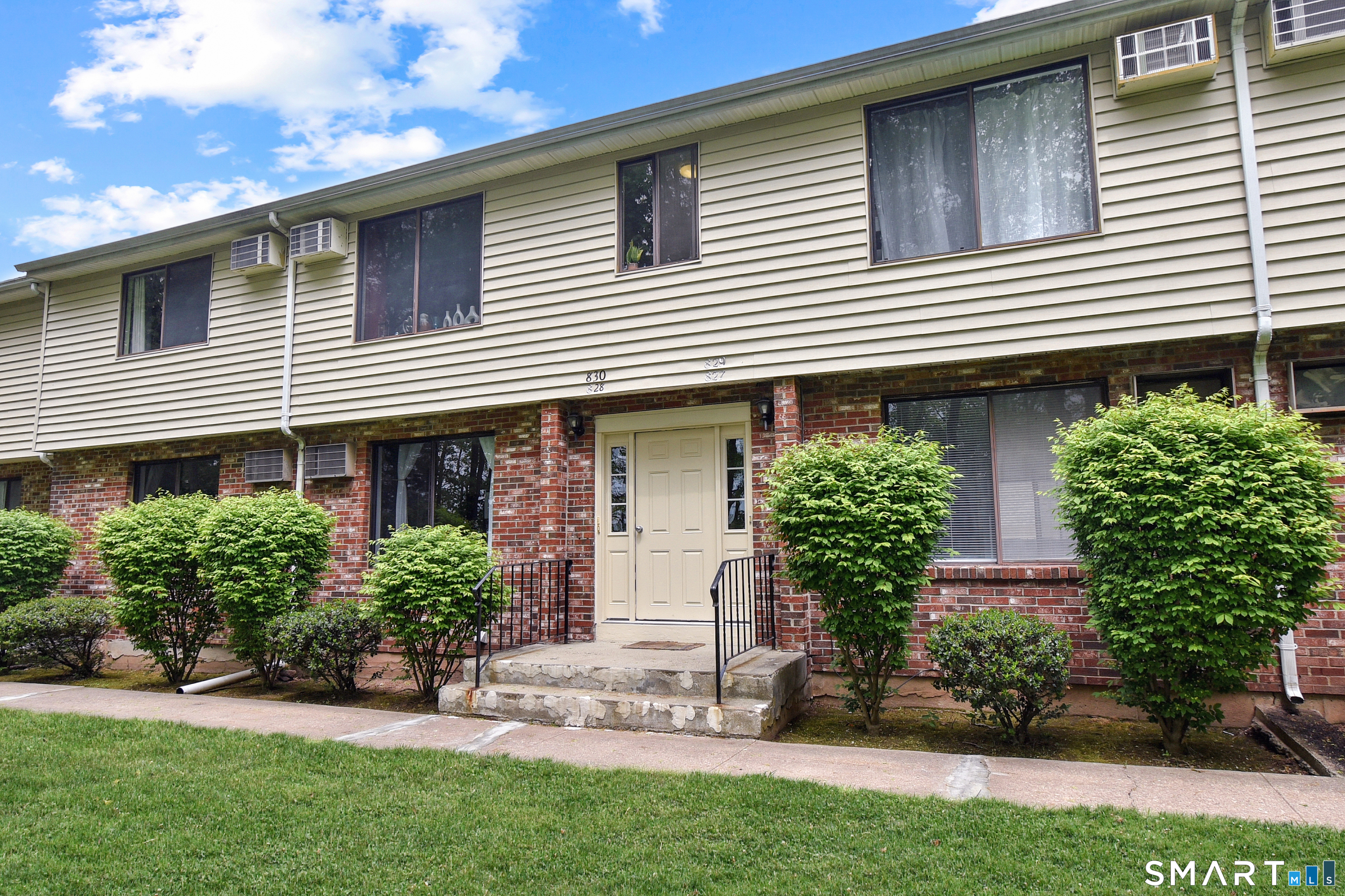 827 Blackstone Village Meriden CT 06450