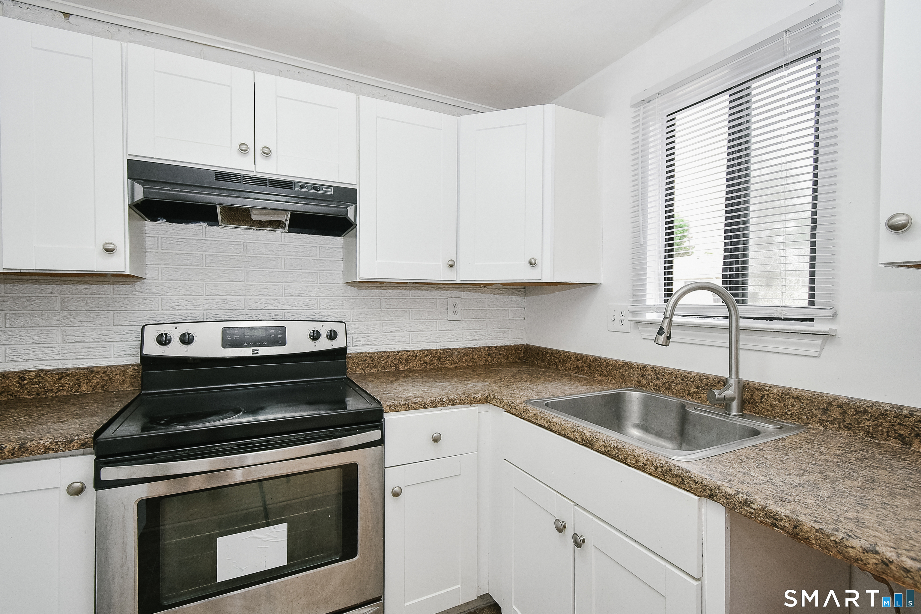 827 Blackstone Village Meriden CT 06450