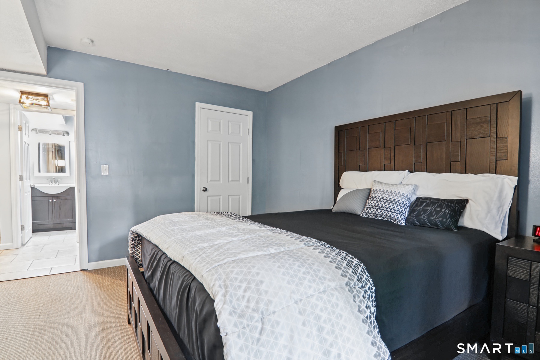 35 Woodsedge Drive Newington CT 06111