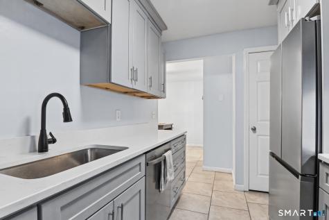 35 Woodsedge Drive Newington CT 06111