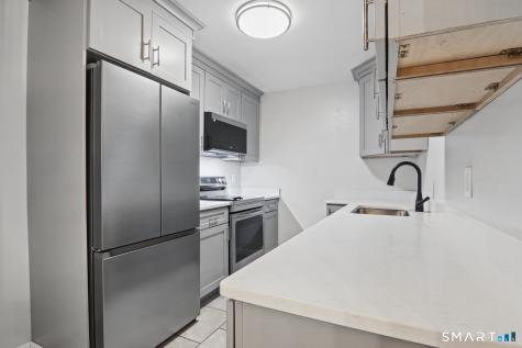 35 Woodsedge Drive Newington CT 06111