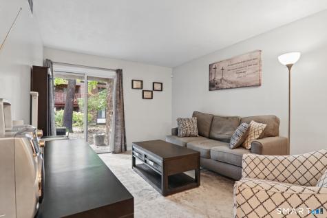 35 Woodsedge Drive Newington CT 06111