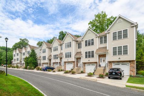 2 Oak Meadows Drive Brookfield CT 06804