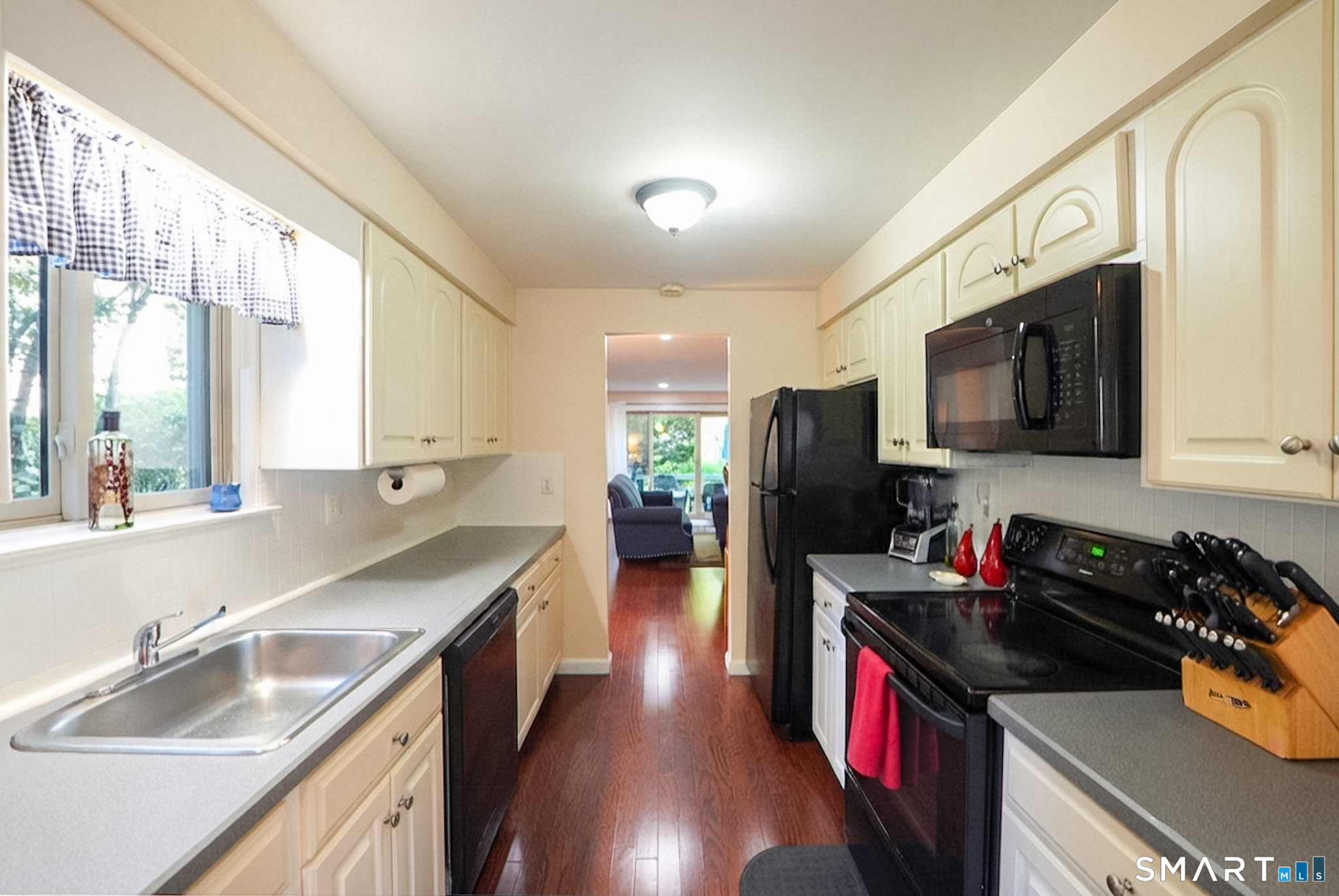 30 Happy Hollow Circle Stratford CT 06614