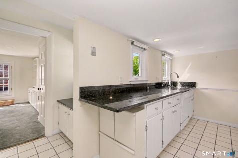 24 Saint Johns Place New Canaan CT 06840