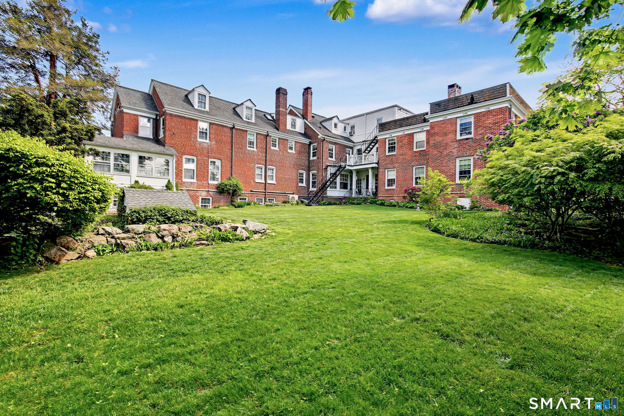 24 Saint Johns Place New Canaan CT 06840