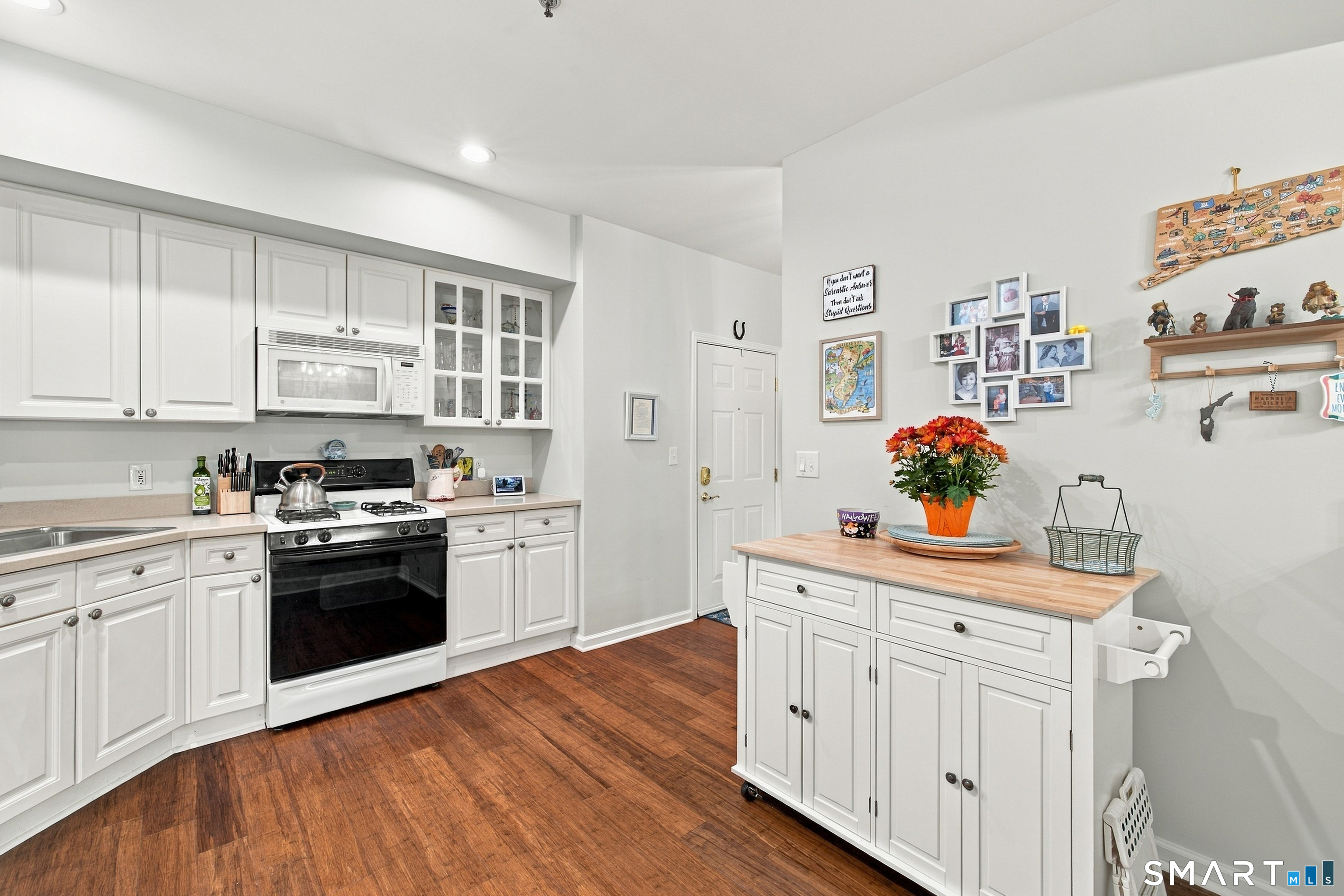 60 Cassandra Boulevard West Hartford CT 06107