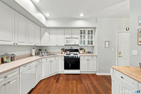 60 Cassandra Boulevard West Hartford CT 06107