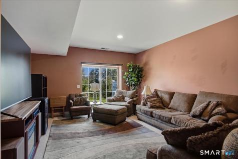 35 Maura Lane Danbury CT 06810