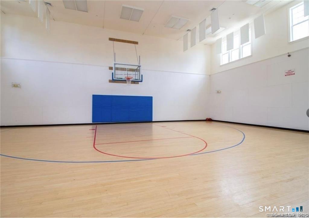 35 Maura Lane Danbury CT 06810