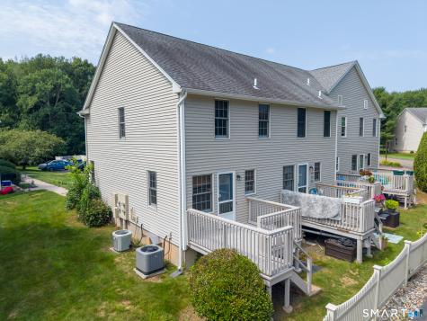 21 White Tail Lane Wallingford CT 06492