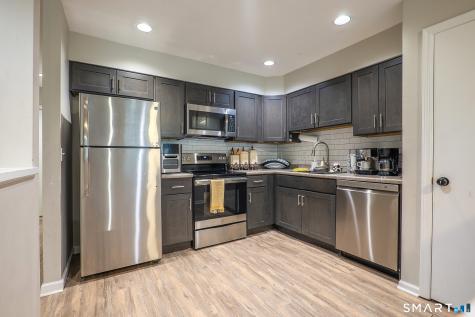 32 Deer Run Bethel CT 06801