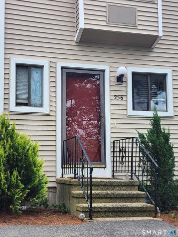256 Sterling Village Meriden CT 06450
