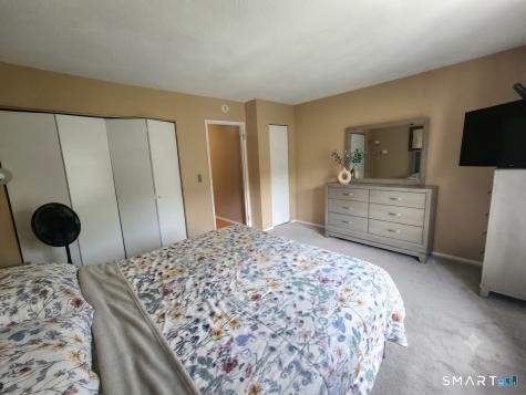 256 Sterling Village Meriden CT 06450
