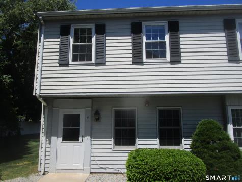4 Founders Village Clinton CT 06413