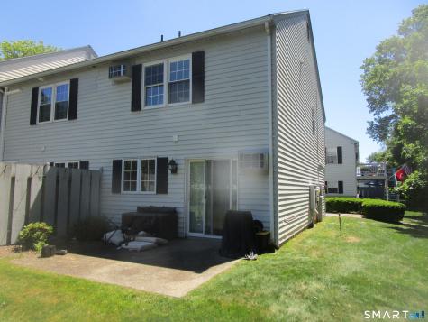 4 Founders Village Clinton CT 06413