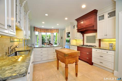 2 Schuyler Lane Bloomfield CT 06002