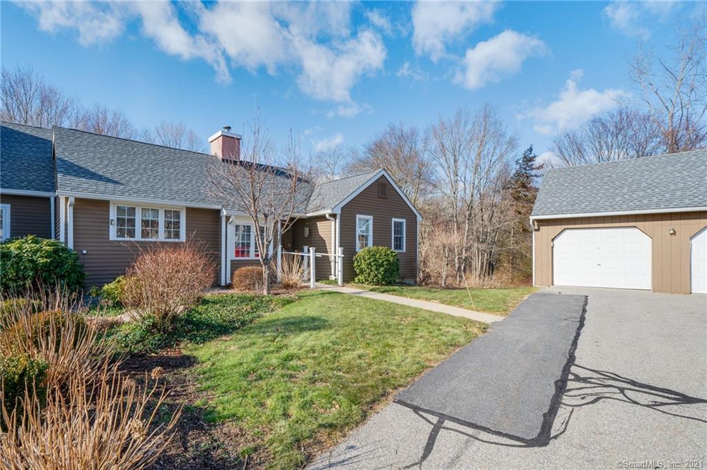 7 Lebanon Square Mansfield CT 06250