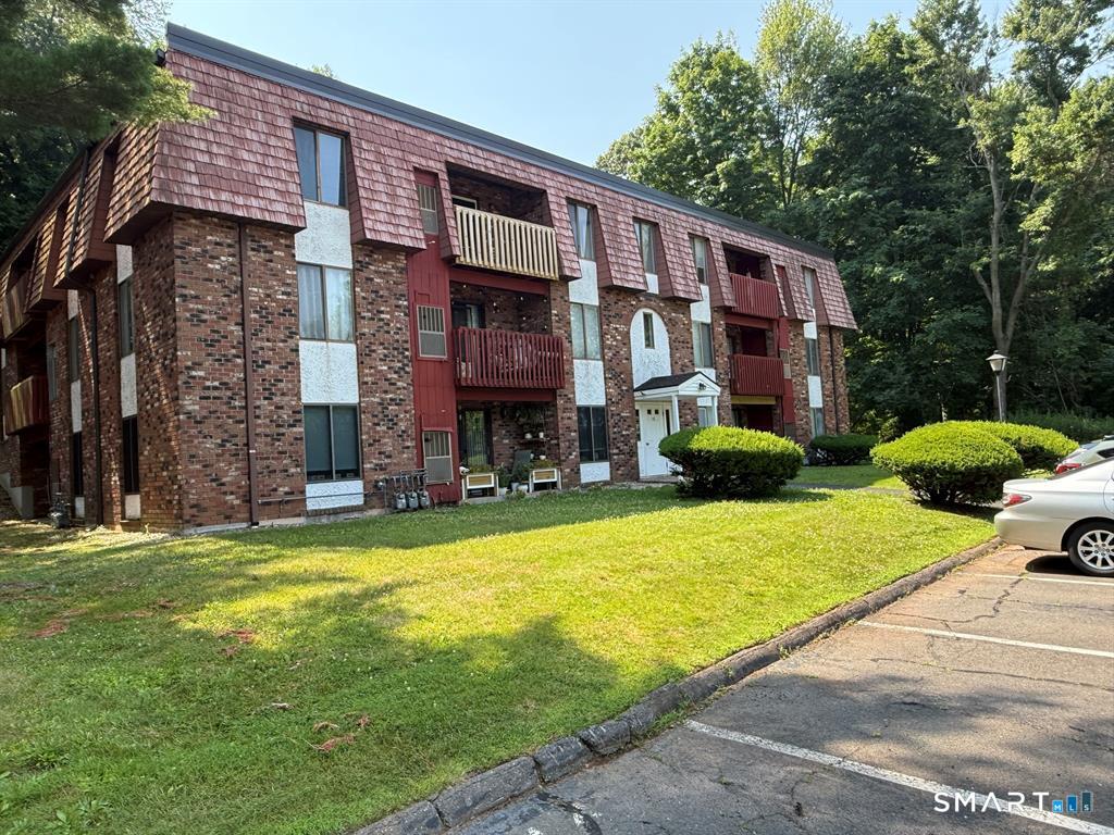 95 Woodsedge Drive Newington CT 06111
