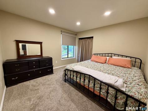 95 Woodsedge Drive Newington CT 06111
