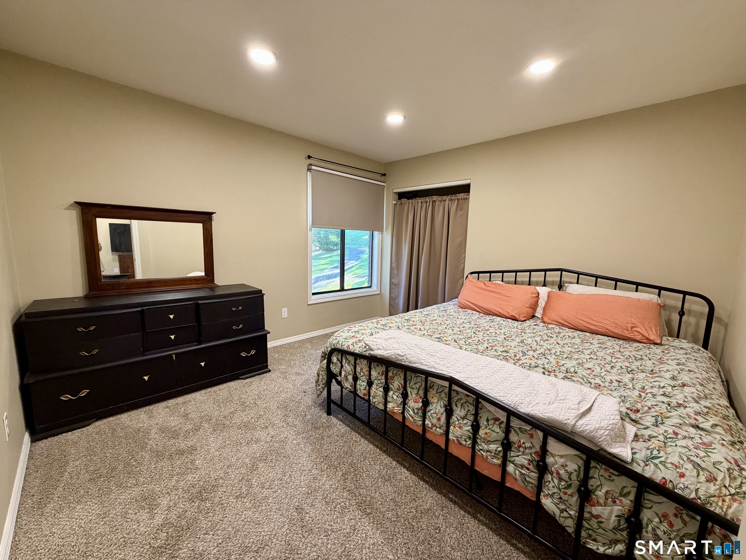 95 Woodsedge Drive Newington CT 06111