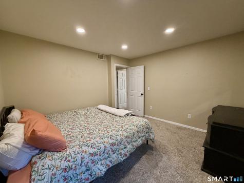95 Woodsedge Drive Newington CT 06111