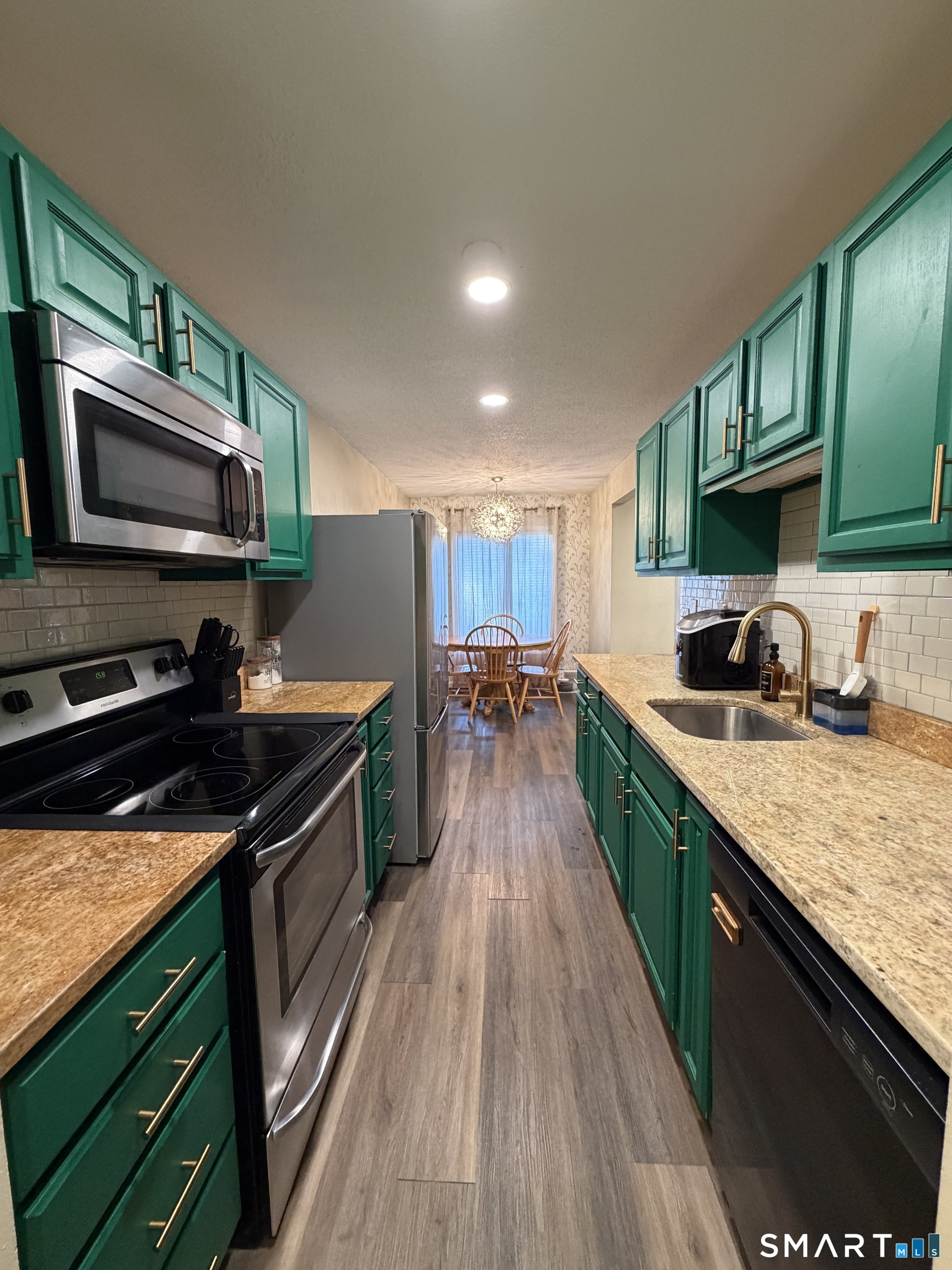 95 Woodsedge Drive Newington CT 06111