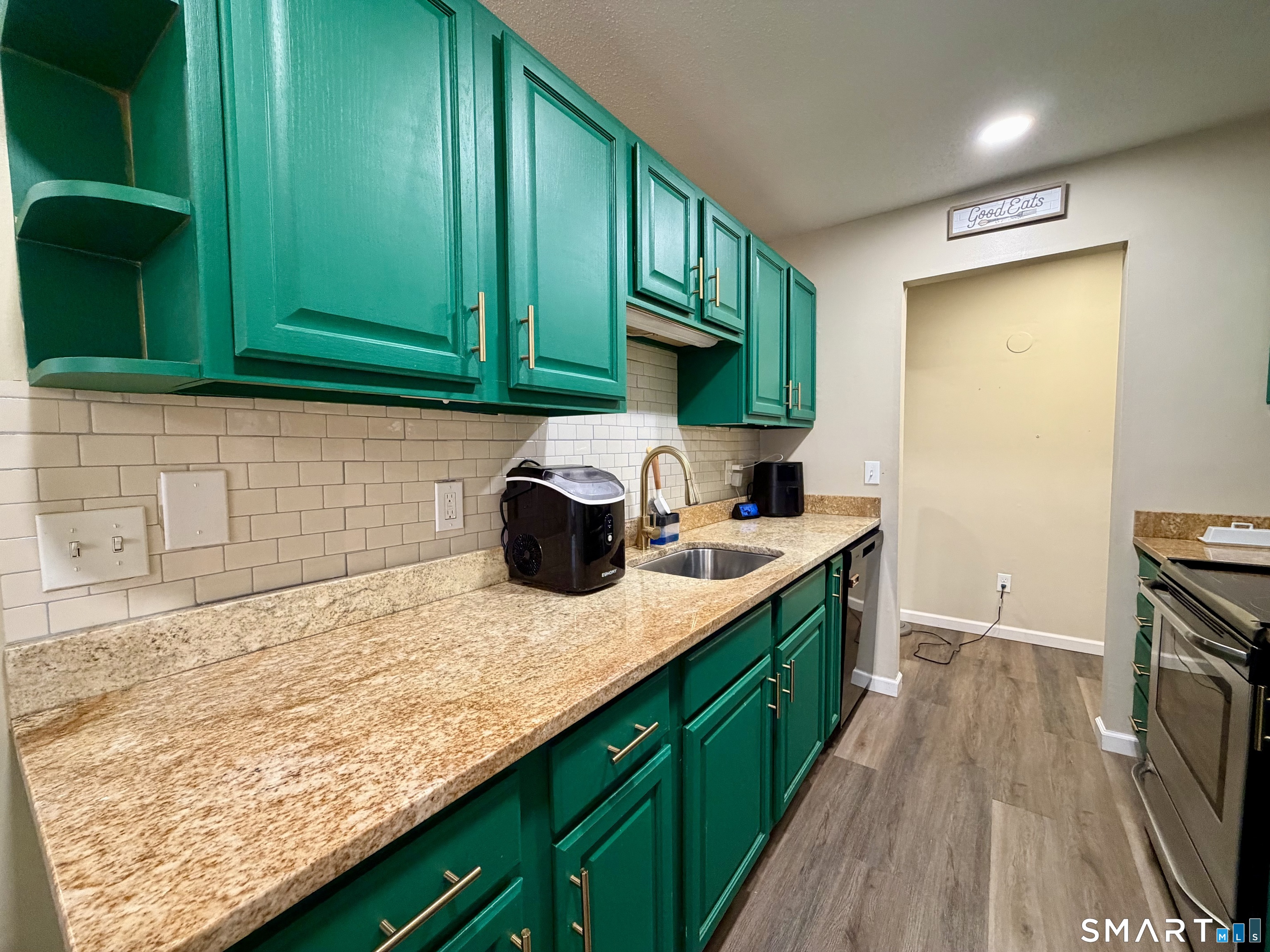 95 Woodsedge Drive Newington CT 06111