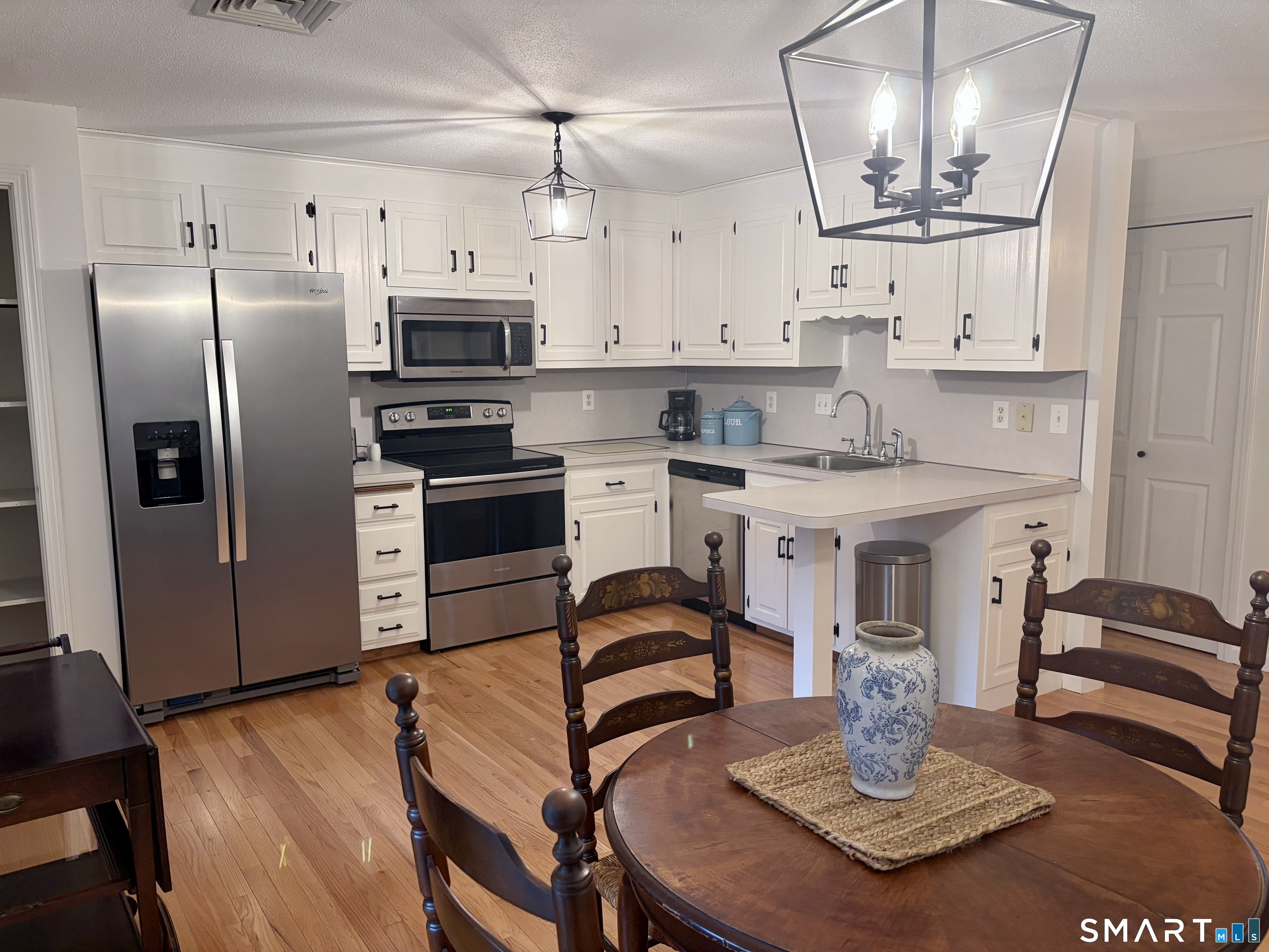 127 Songbird Lane Farmington CT 06032