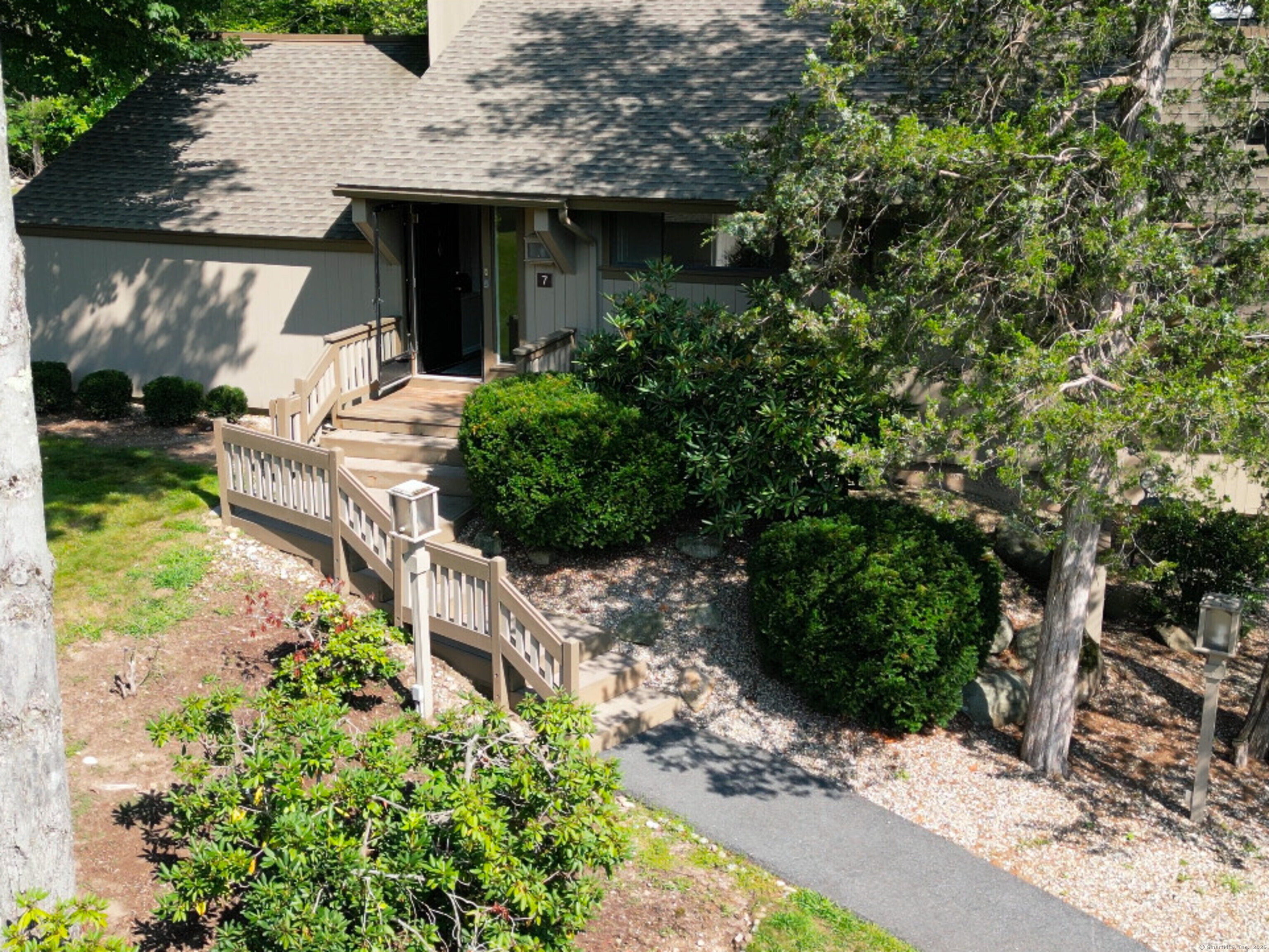 7 Crocus Lane Farmington CT 06001