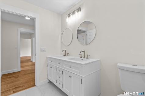 564 Pequot Lane Stratford CT 06614