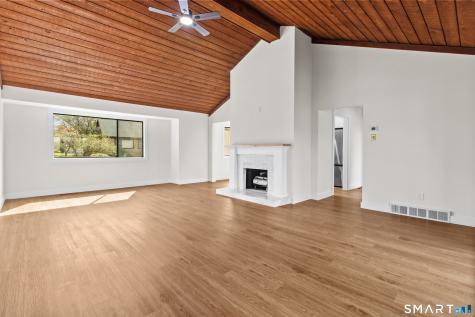 564 Pequot Lane Stratford CT 06614