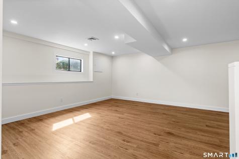 564 Pequot Lane Stratford CT 06614