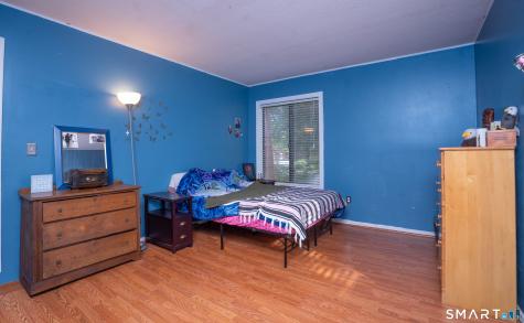 15 Woodsedge Drive Newington CT 06111