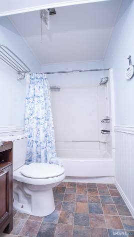 15 Woodsedge Drive Newington CT 06111
