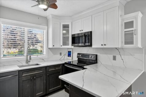 108 Sunrise Circle Newington CT 06111